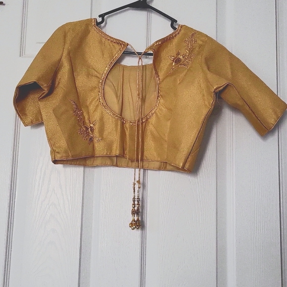 Brand new gold saree blouse with zari thread embroidery and dori. - Picture 5 of 7